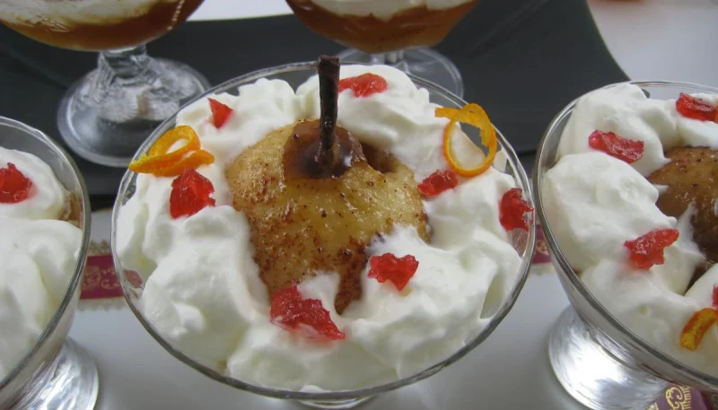 Poires au cidre et sa crème fouettée