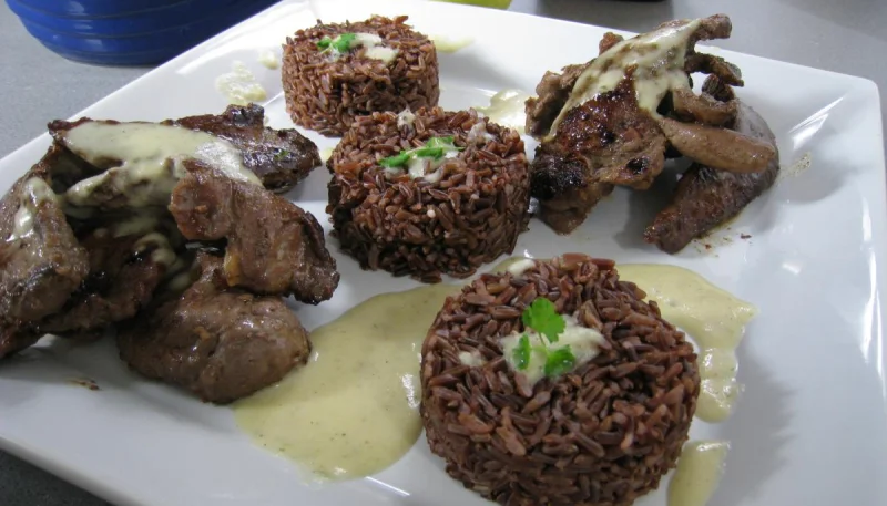 Aiguillettes de canard gras au coulis de pommes