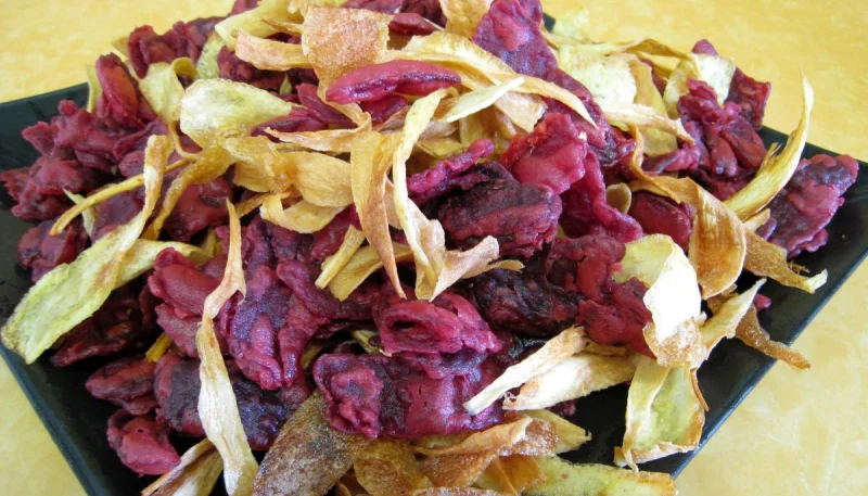 Chips pommes de terre, panais et betteraves rouges