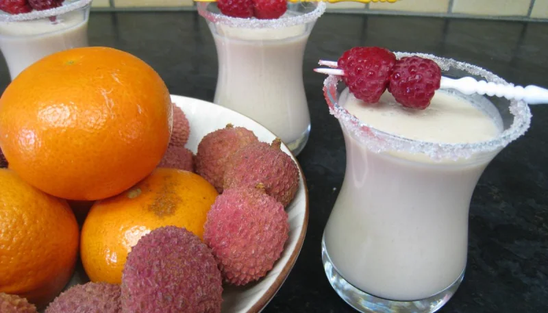 Cocktail de crème de framboises et litchis