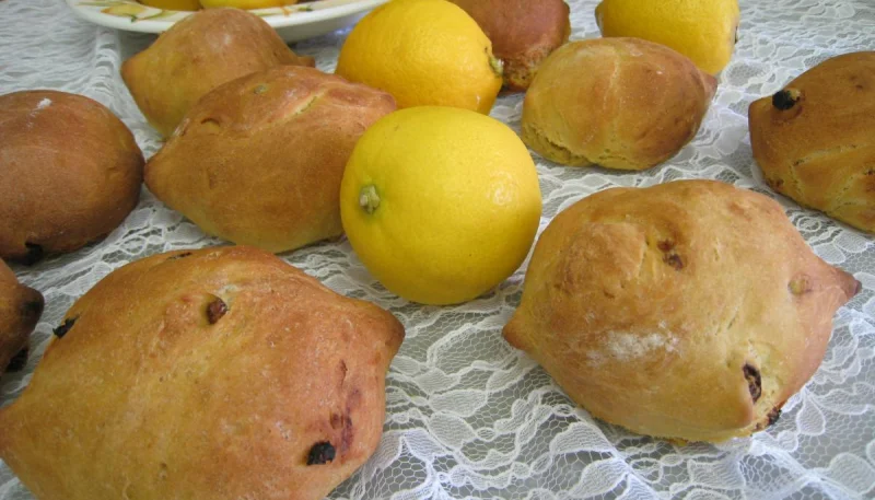 Pain au citron aux noix de cajou et raisins secs