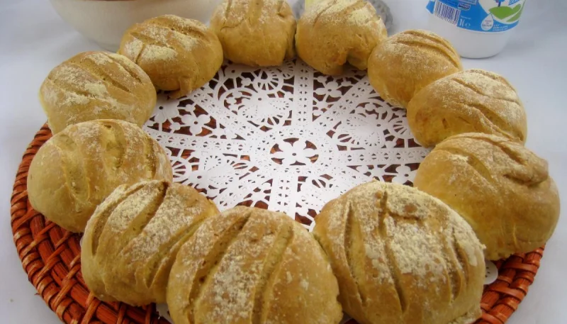 Pain au beurre en couronne façon antillaise
