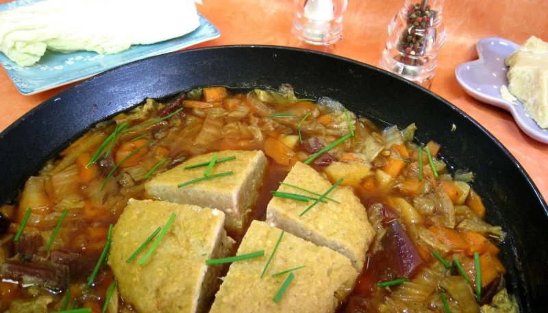 Potage chou chinois et sa boulette de porc