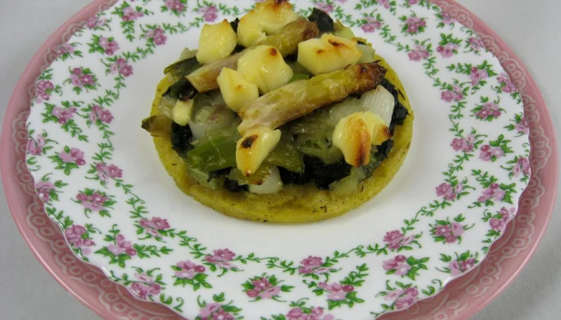 Polenta aux ognasses, aux épinards et aux asperges