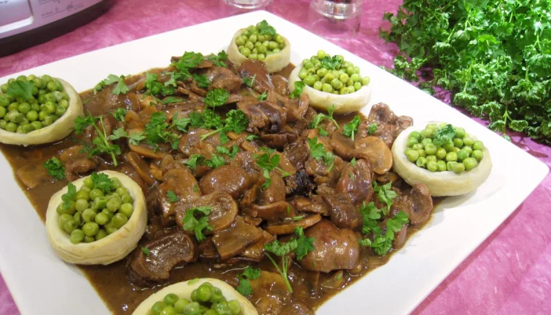 Rognons de veau sautés aux cèpes et ses fonds d'artichauts