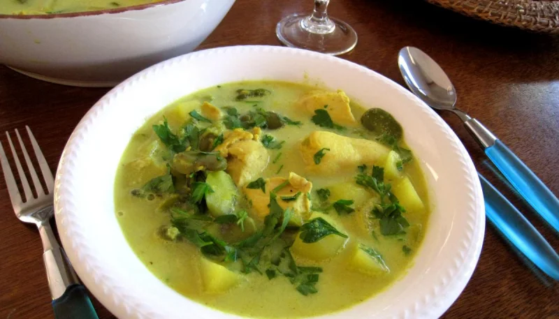 Soupe de filets de poulet aux fèves