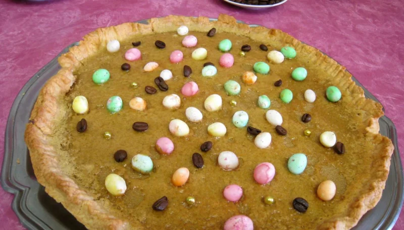 Tarte pascale au café et son coulis de poires