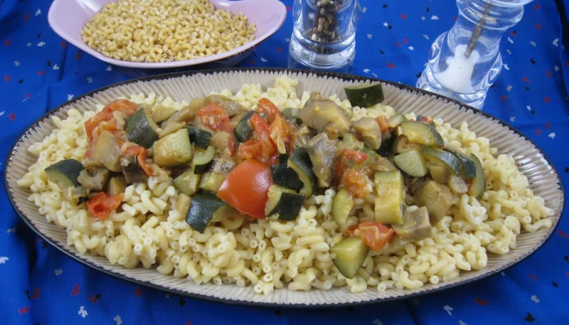 Aubergine aux épices et ses coquillettes