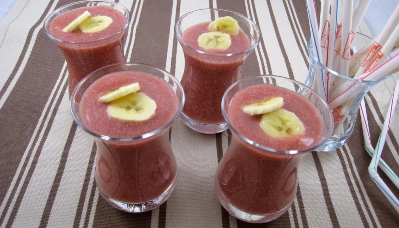Boisson fraises et bananes à la mexicaine