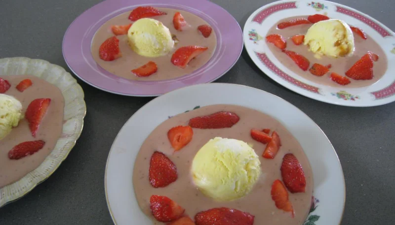Sauce glacée aux fraises