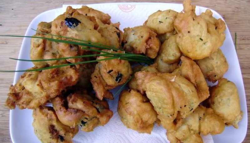 Beignets au chèvre frais et ciboulette