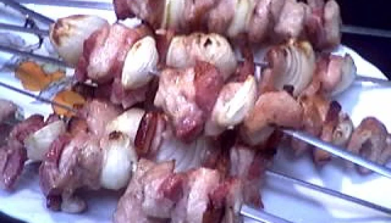 Brochettes d'agneau aux échalotes façon marocaine