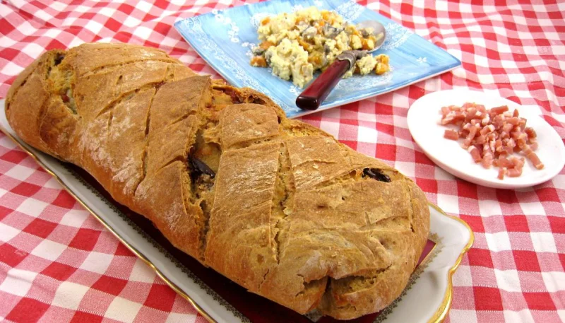 Pain aux dattes et aux lardons