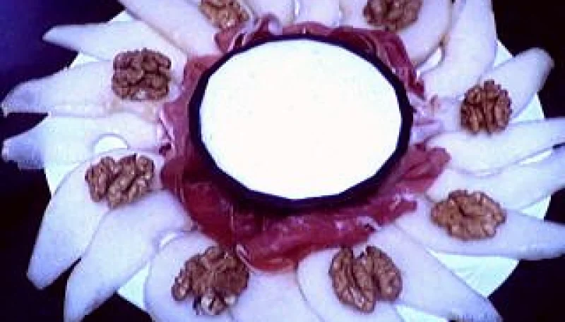 Chiffonnade de jambon poires et roquefort