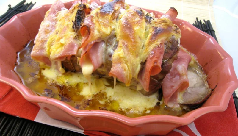 Rôti de porc farci au jambon et reblochon