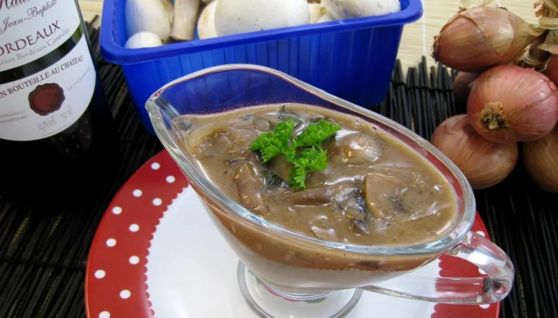 Sauce aux échalotes au vin