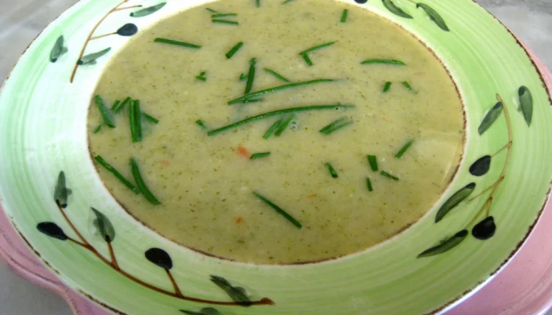 Velouté d'orties aux légumes