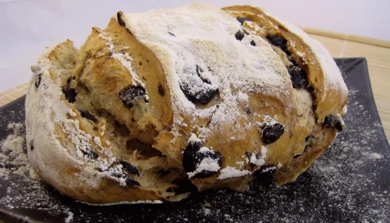 Pain aux olives