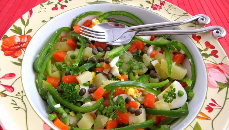 Salade et sauce au parfum de Russie