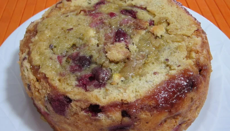Pudding aux cerises et aux pommes