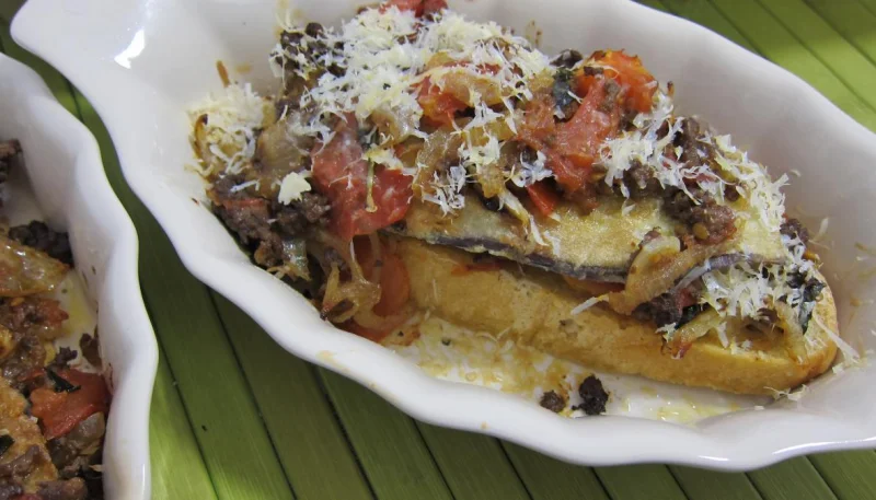 Crostinis d'aubergines et son concassé de boeuf façon Italienne