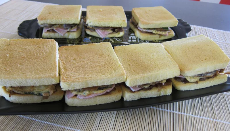 Sandwichs à l'aubergine et au jambon