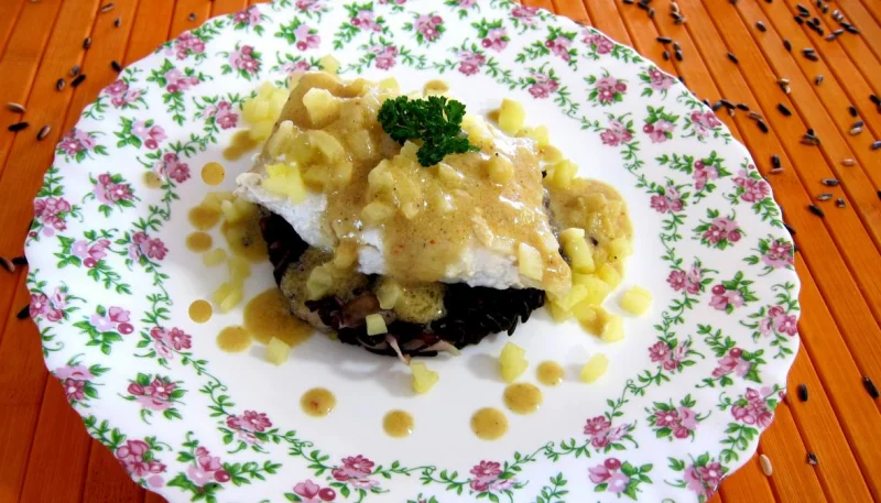 Loup de mer et sa sauce au champagne