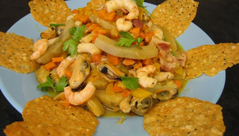 Crevettes et moules aux artichauts