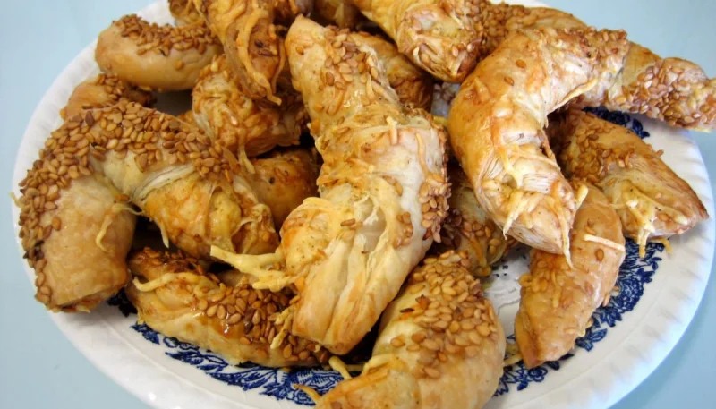 Croissants à l'emmental et graines de sésame