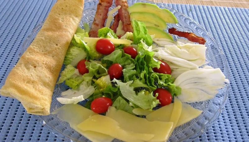 Crêpes en salade aux légumes variés