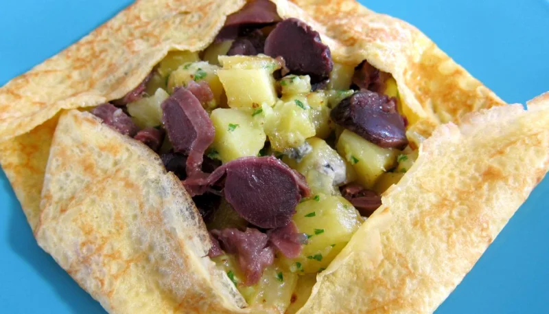 Crêpes farcies aux gésiers confits et pommes de terre