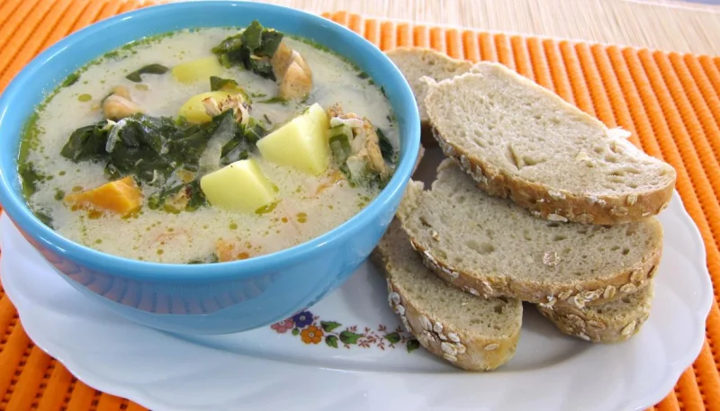 Broutes et blancs de poulet en soupe