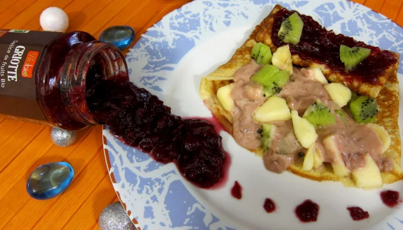 Crêpes farcies à la purée de griottes Vitabio