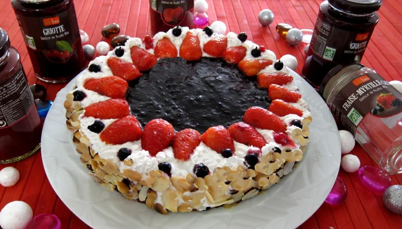 Gâteau aux fromages à la purée fraises, myrtilles, cassis Vitabio