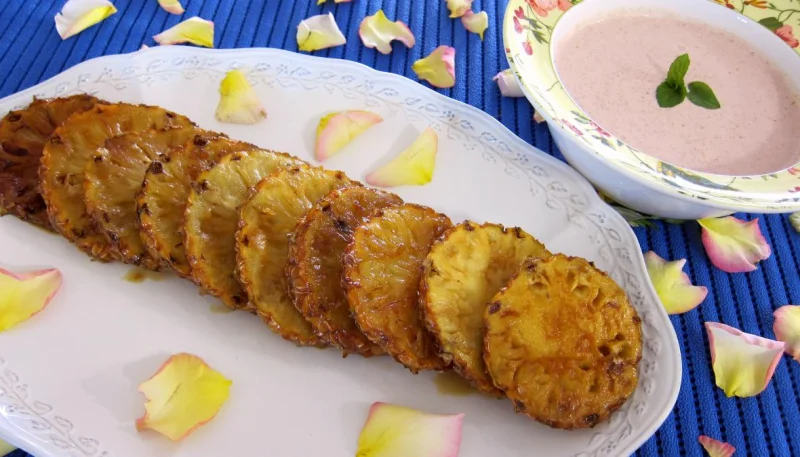 Ananas à la plancha et sa sauce aux fraises