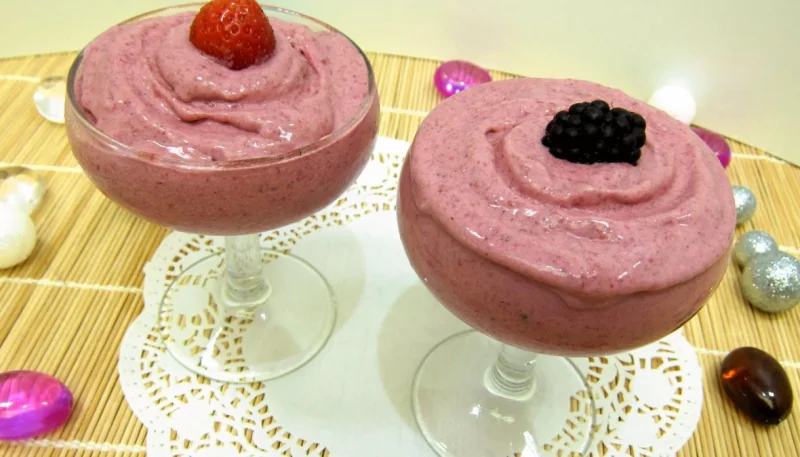 Crème glacée aux fruits rouges