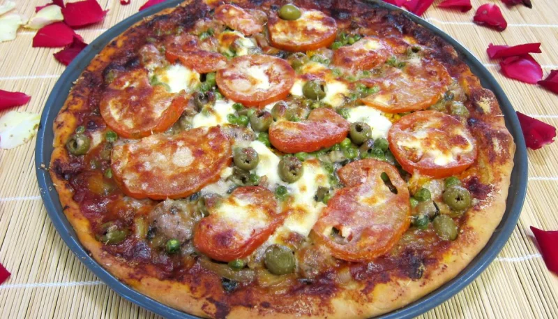 Pizza aux petits pois et aubergines
