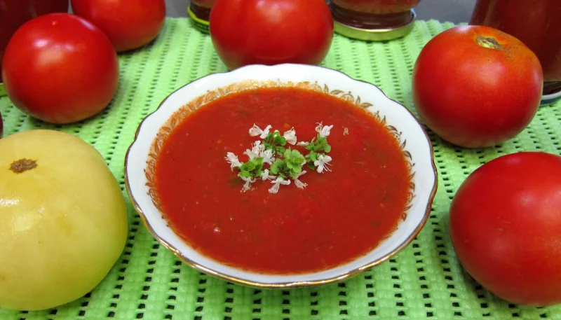 Sauce tomate au basilic en conserve