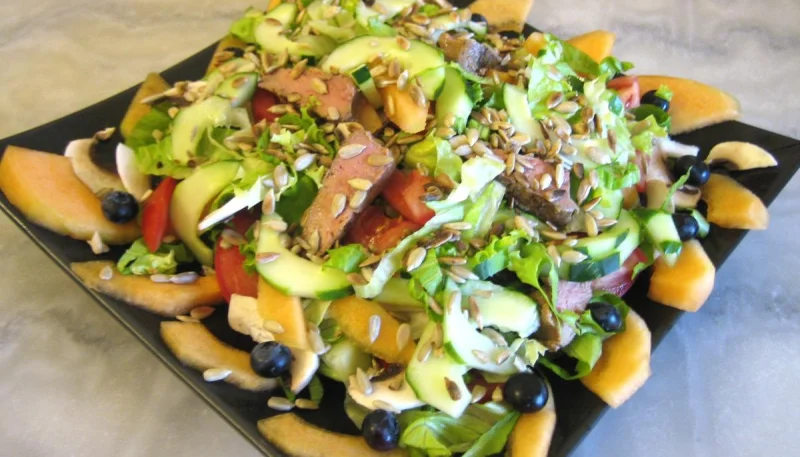 Salade de melon aux graines de tournesol