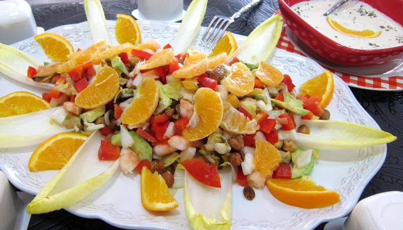 Endives et orange, mandarine en salade