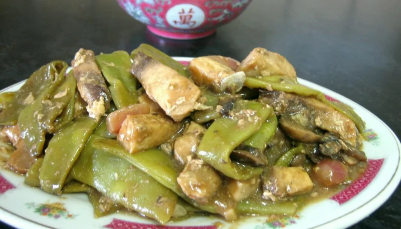 Espadon aux haricots mange-tout façon chinoise