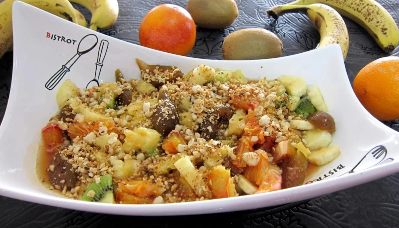 Soupe d'ananas aux fruits et au cognac