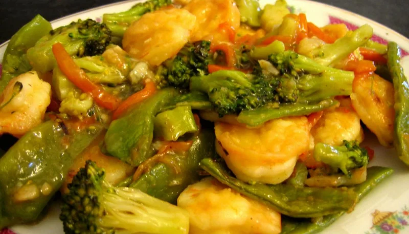 Sauté de crevettes aux légumes