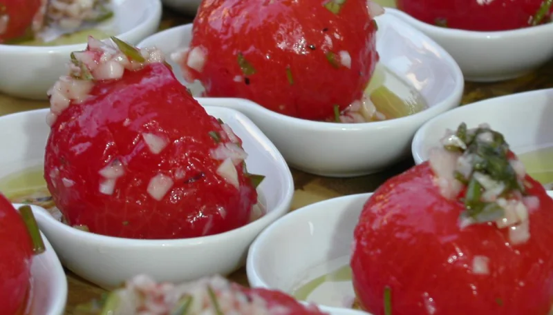 Tomates marinées pour l'apéritif