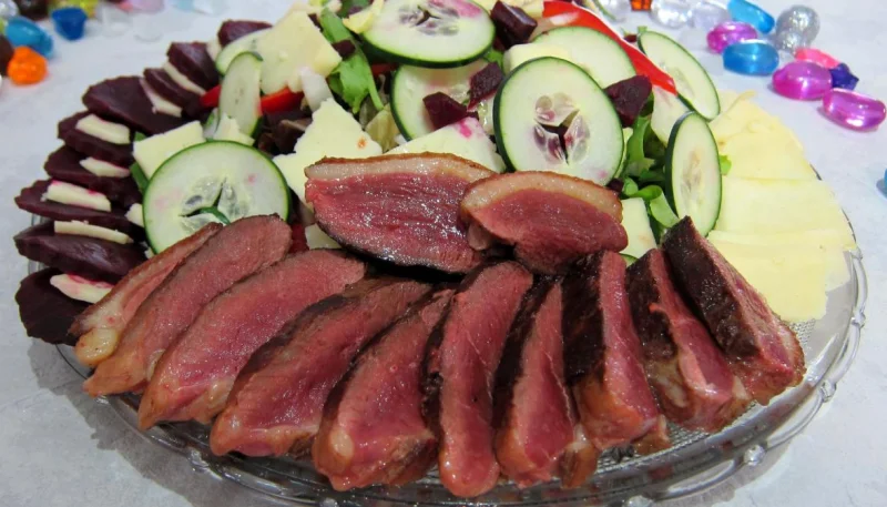 Salade de magret au Cantal