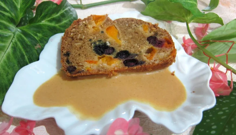 Cake aux abricots et aux myrtilles