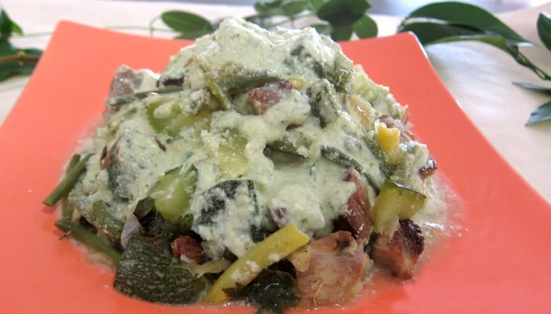 Courgette spaghetti au coulis de pignons de pin