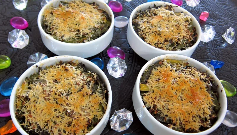 Haricots verts et courgettes gratinés aux fines herbes