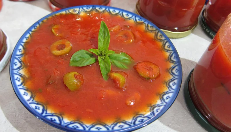 Sauce tomates aux olives (conserve)