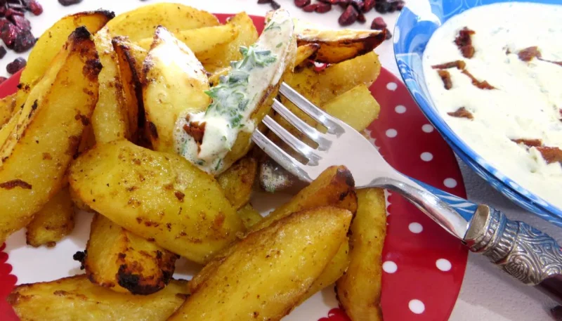Quartiers de pommes de terre au cumin